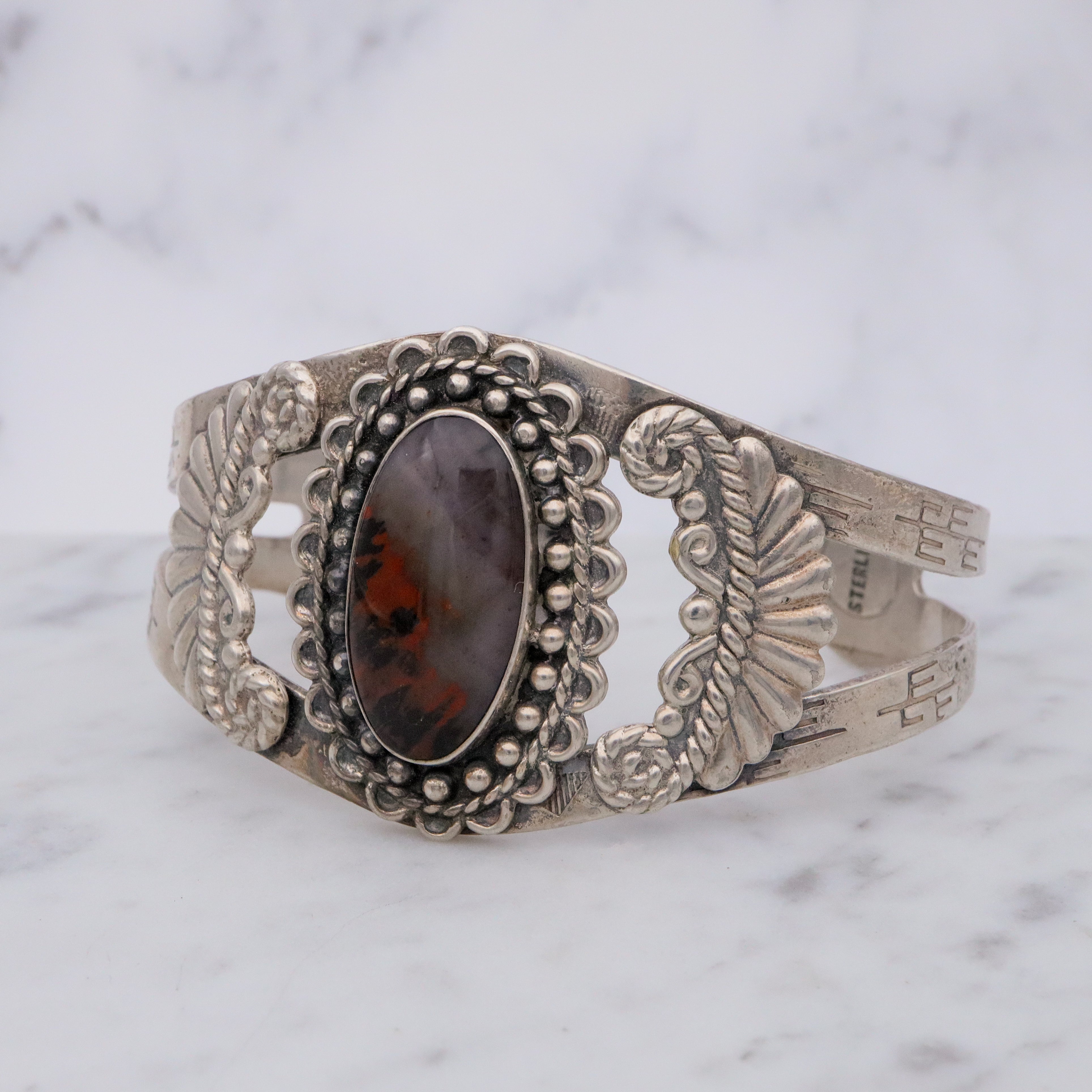 Navajo sterling silver agate cuff bracelet